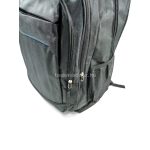 Háromfakkos fekete férfi hátizsák.