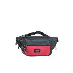 Piros övtáska elején "SPORT" felirattal.