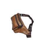 Lapos műbőr férfi övtáska.