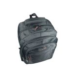 Erős férfi hátizsák sok zsebbel.