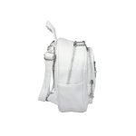 Fehér kisméretű hátitáska, sok cipzáros zsebbel.