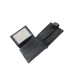 Fiú pénztárca és irattartó egyben.