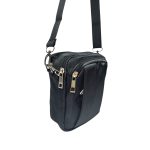 Kicsi férfi táska kettő cipzáras rekesszel.