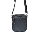 Kicsi férfi táska kettő cipzáras rekesszel.