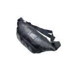 Fekete műbőr övtáska 4 zsebbel.