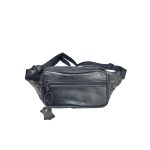 Fekete műbőr övtáska 4 zsebbel.