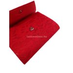 Piros alkalmi táska, csipke mintával.