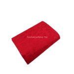 Piros alkalmi táska, csipke mintával.