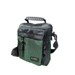 Férfi orkán bélelt oldaltáska.