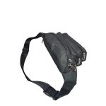 Nagy férfi fekete övtáska zsebekkel.