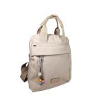 Vízhatlan vászon női hátizsák széles pántokkal.