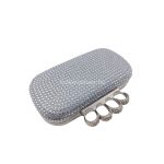 Strasszköves alkalmi táska gyűrűkkel.