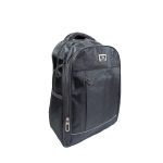 Fekete poliészter sportos női hátizsák.