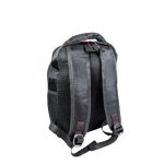 Fekete poliészter sportos női hátizsák.