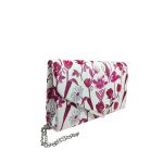 Nagyméretű virágmintás alkalmi táska.