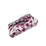 Nagyméretű virágmintás alkalmi táska.