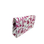 Nagyméretű virágmintás alkalmi táska.