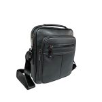 Férfi műbőr divatos válltáska.